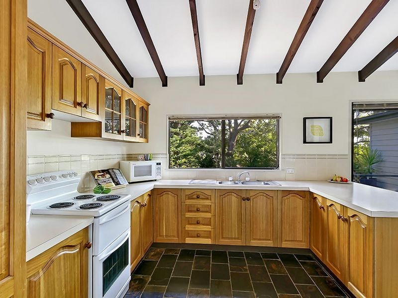 1 Wordsworth Avenue, Bateau Bay NSW 2261