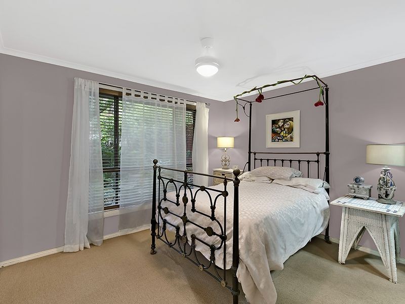 33 Masefield Avenue, Bateau Bay NSW 2261