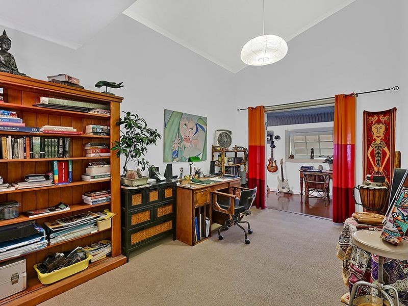 33 Masefield Avenue, Bateau Bay NSW 2261