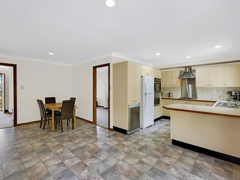 6 Masefield Avenue, Bateau Bay NSW 2261