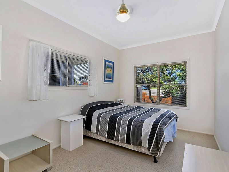 42 Anzac Road, Long Jetty NSW 2261