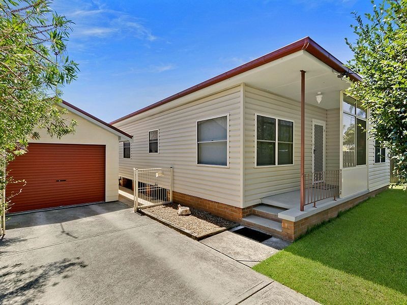42 Anzac Road, Long Jetty NSW 2261