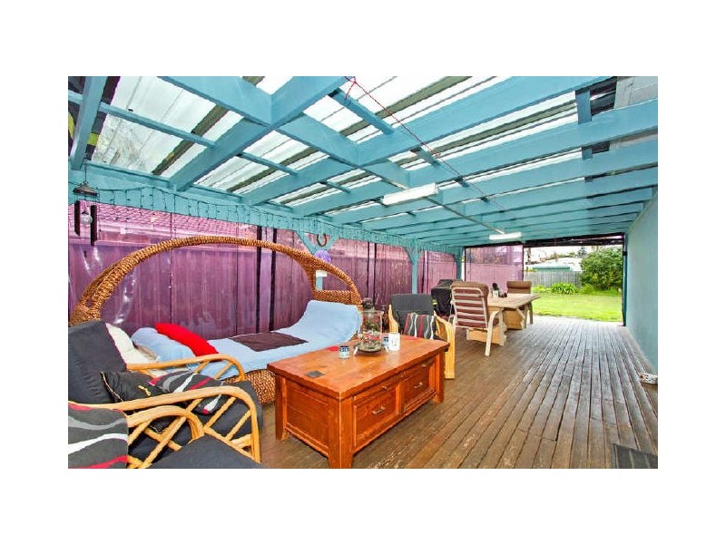 15 Elewa Avenue, Bateau Bay NSW 2261