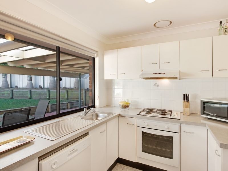 38 Lancaster Parade, Bateau Bay NSW 2261