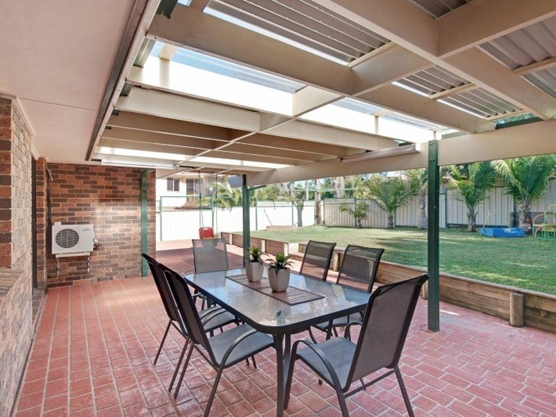 38 Lancaster Parade, Bateau Bay NSW 2261