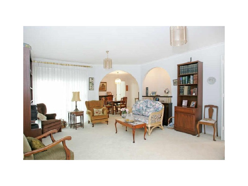 8 Compass Close, Bateau Bay NSW 2261