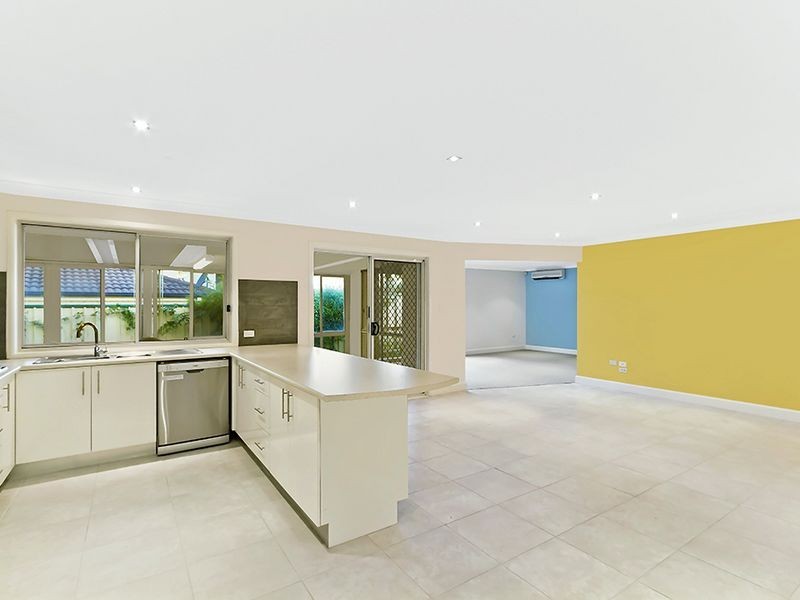 30 MacIntyre Street, Bateau Bay NSW 2261