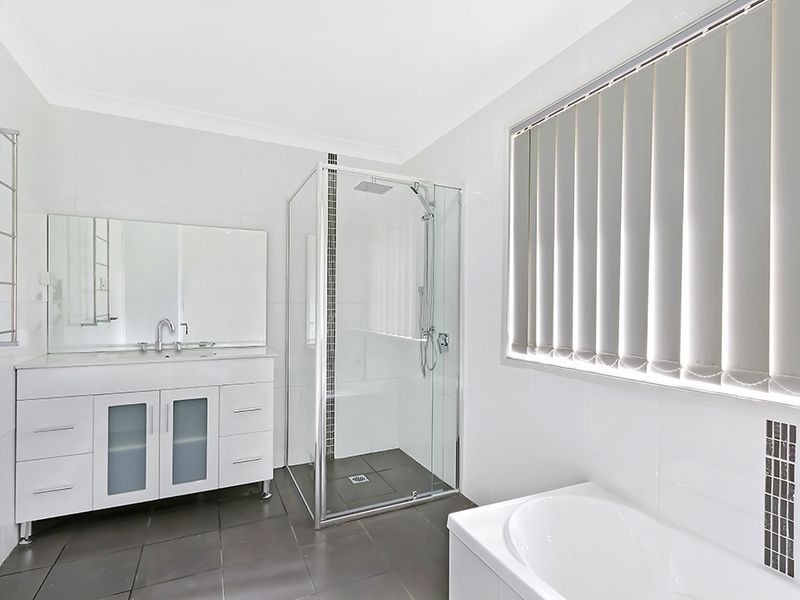 30 MacIntyre Street, Bateau Bay NSW 2261