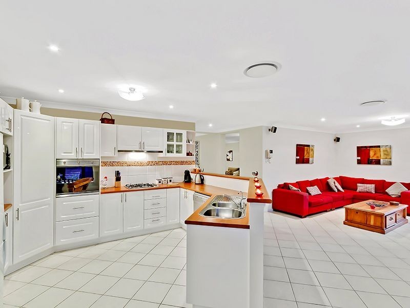 4 Churchill Street, Bateau Bay NSW 2261