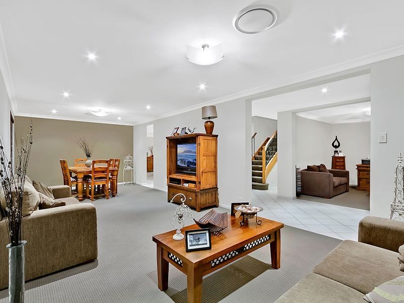 4 Churchill Street, Bateau Bay NSW 2261