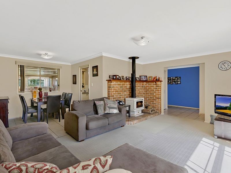 259 Cresthaven Avenue, Bateau Bay NSW 2261