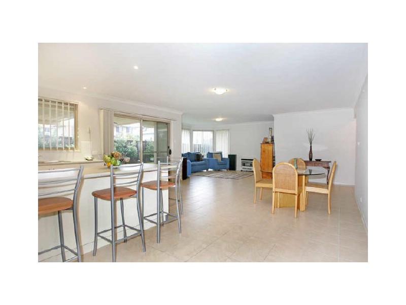 20 Bataan Cct, Bateau Bay NSW 2261