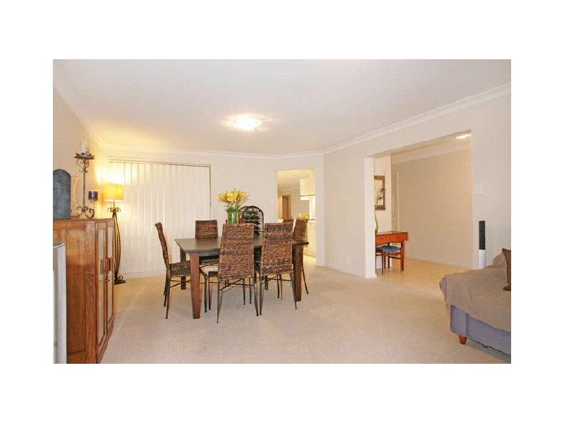 20 Bataan Cct, Bateau Bay NSW 2261