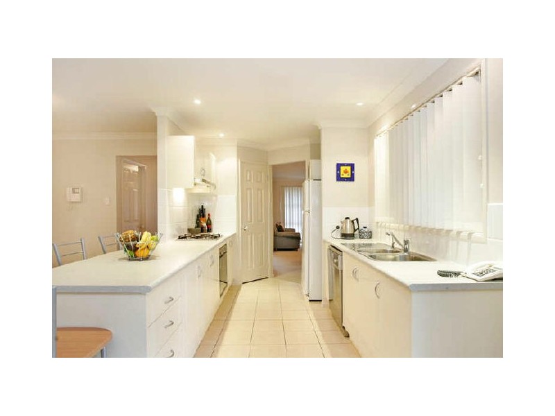 20 Bataan Cct, Bateau Bay NSW 2261