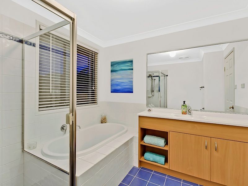 36 Scarborough Place, Bateau Bay NSW 2261