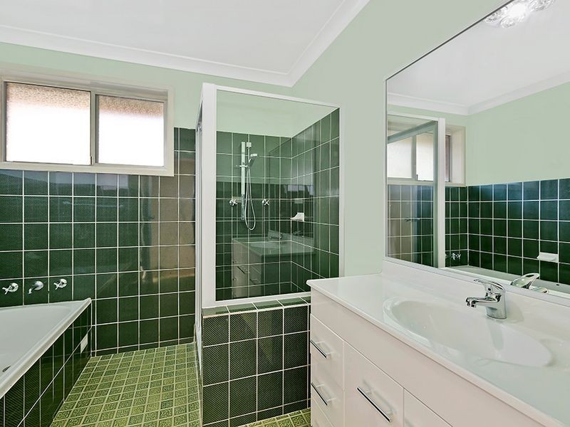 28 Marlowe Road, Bateau Bay NSW 2261