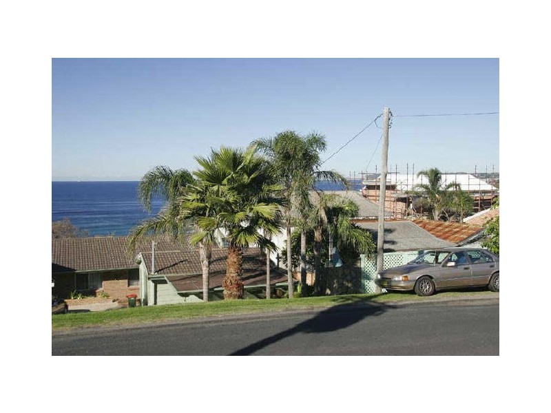 3 North Scenic Road, Forresters Beach NSW 2260