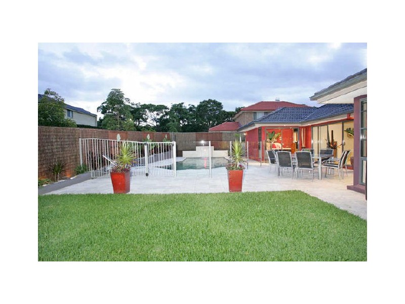 13 Bataan Circuit, Bateau Bay NSW 2261