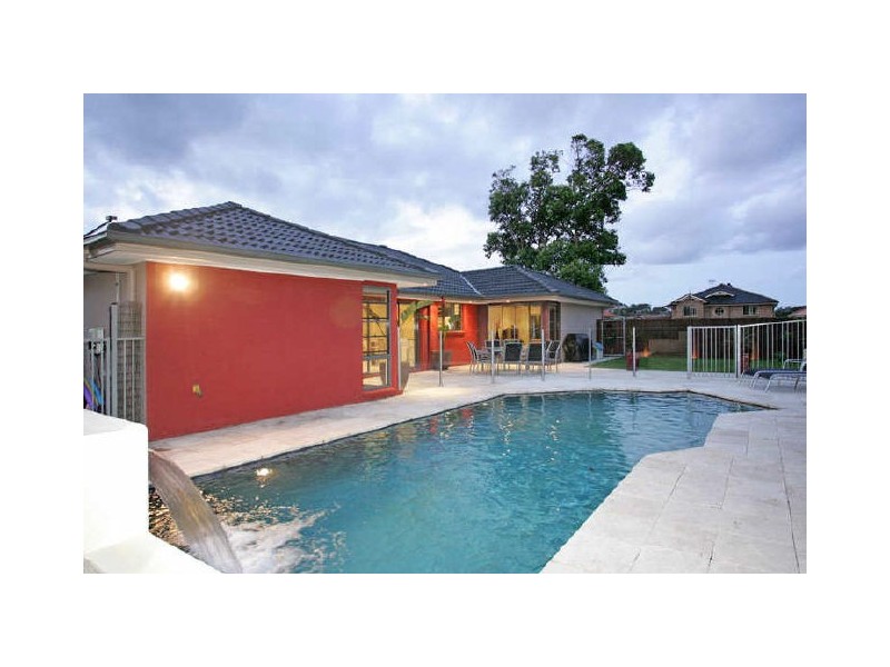 13 Bataan Circuit, Bateau Bay NSW 2261