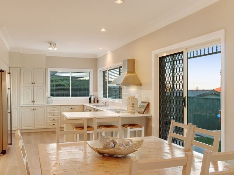 88 Bay Road, Blue Bay NSW 2261