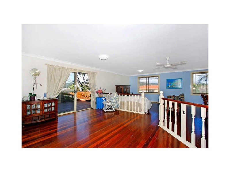 249 Cresthaven Avenue, Bateau Bay NSW 2261