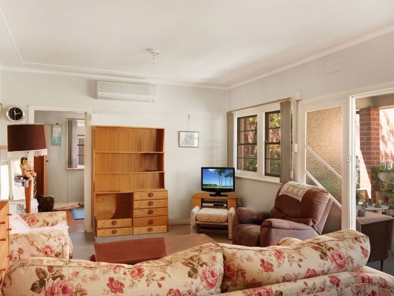 976A The Entrance Road, Forresters Beach NSW 2260