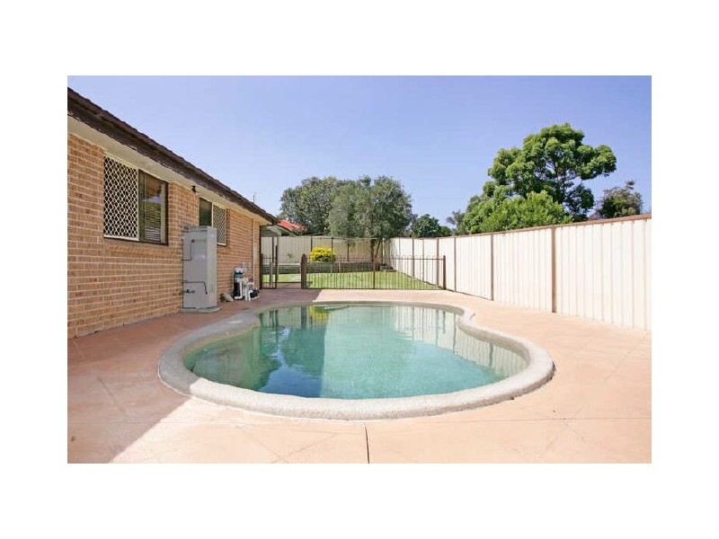 174 Cresthaven Avenue, Bateau Bay NSW 2261