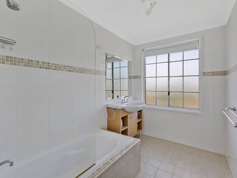 40 Murrumbidgee Crescent, Bateau Bay NSW 2261