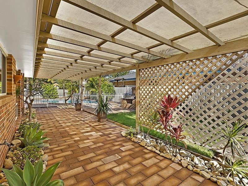 1 Compass Close, Bateau Bay NSW 2261