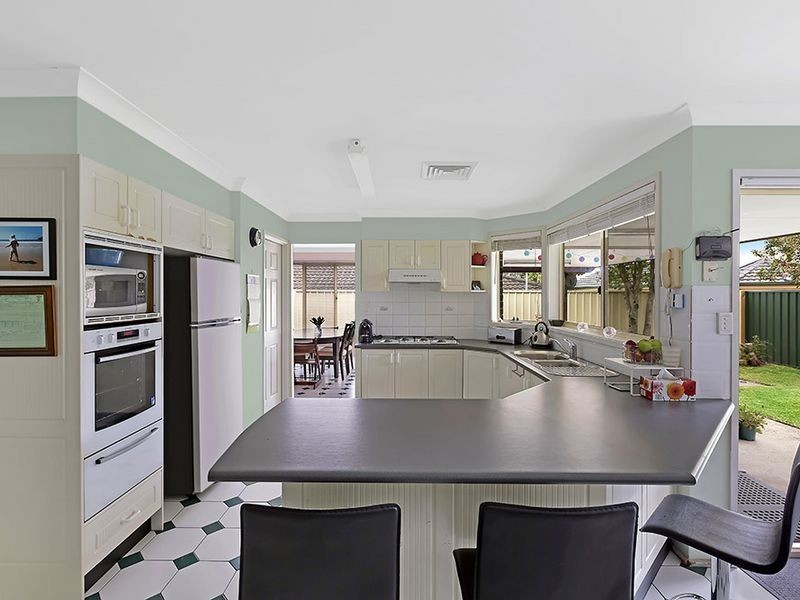 25 Dunning Avenue, Bateau Bay NSW 2261