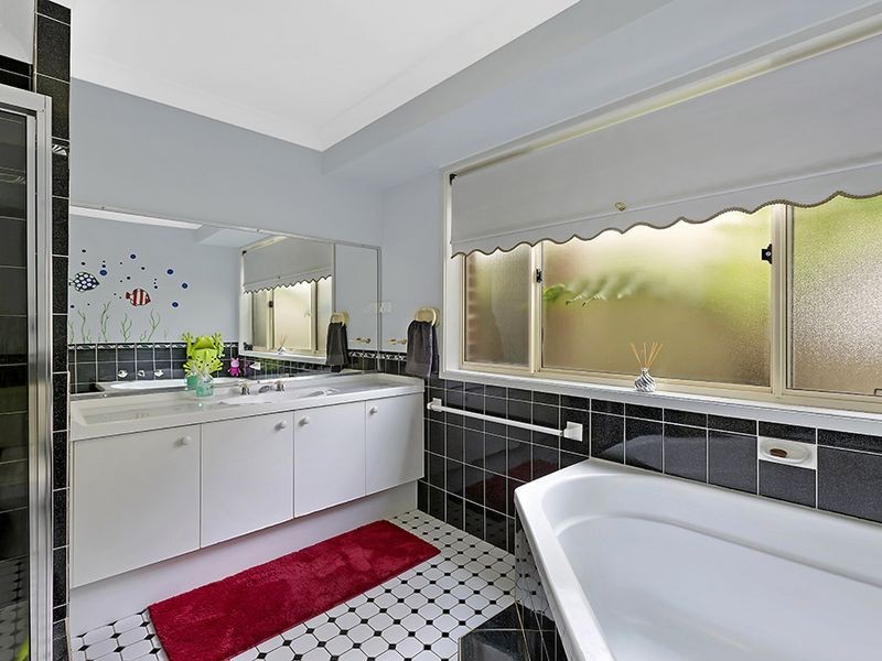 25 Dunning Avenue, Bateau Bay NSW 2261