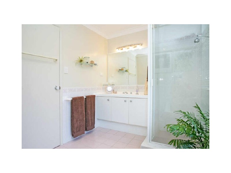 38 Sir Joseph Banks Drive, Bateau Bay NSW 2261