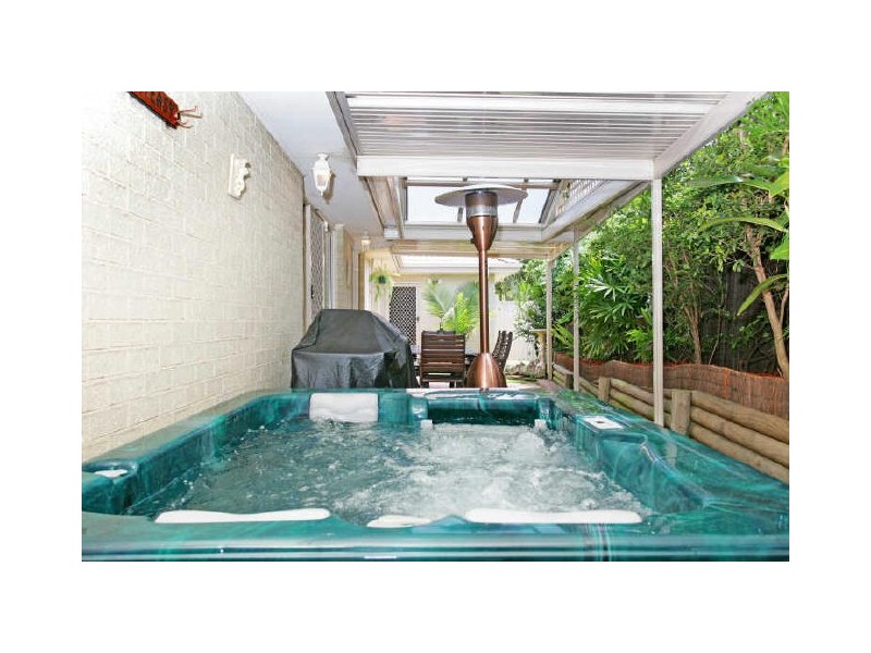 38 Sir Joseph Banks Drive, Bateau Bay NSW 2261