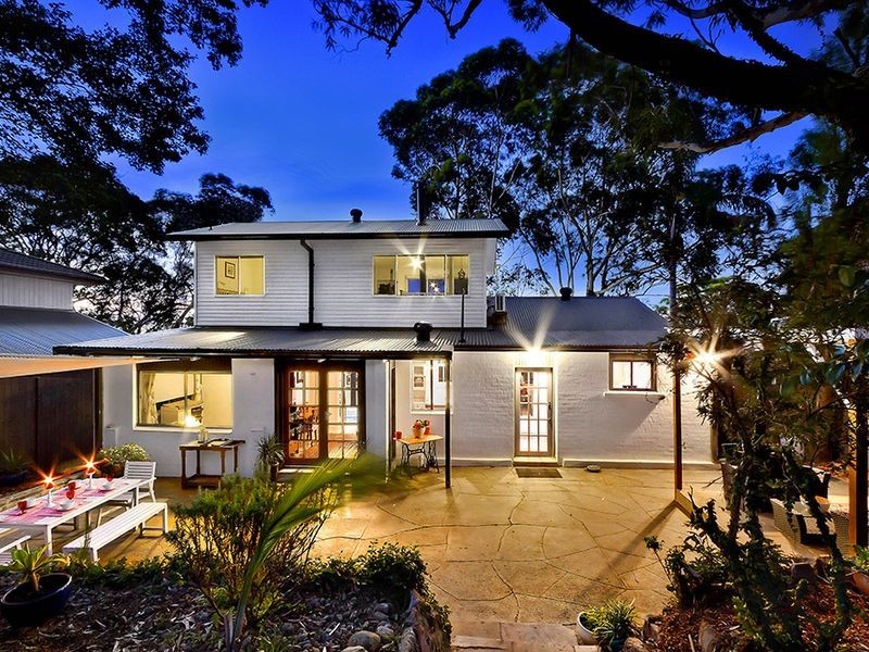 13 Toongara Avenue, Bateau Bay NSW 2261