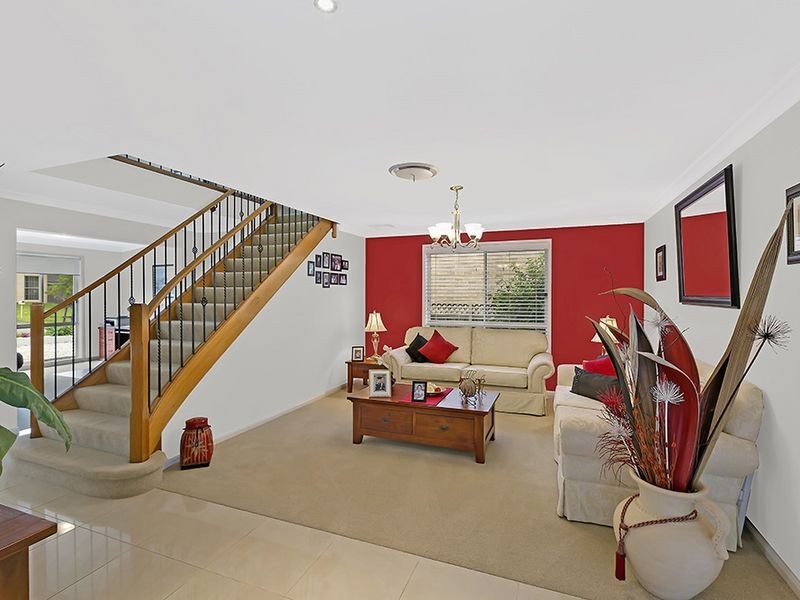 6 Bataan Cct, Bateau Bay NSW 2261