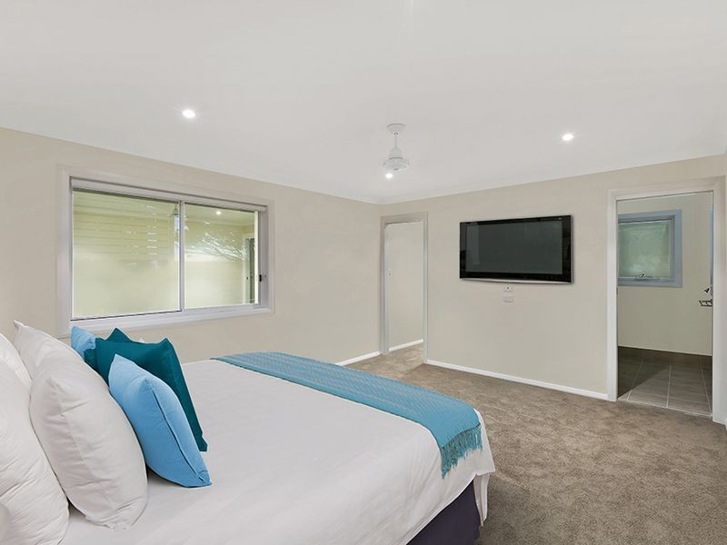 34 Valley View Road, Bateau Bay NSW 2261