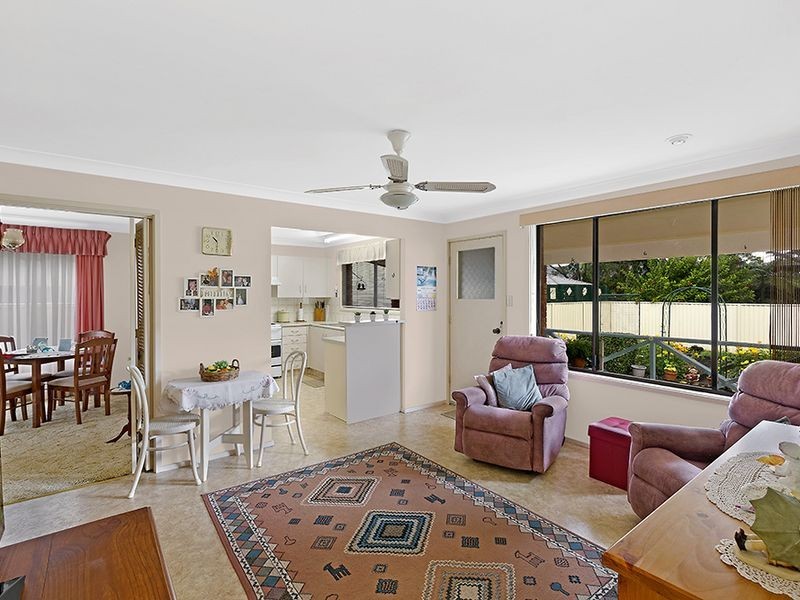 21 Captain Cook Crescent, Long Jetty NSW 2261