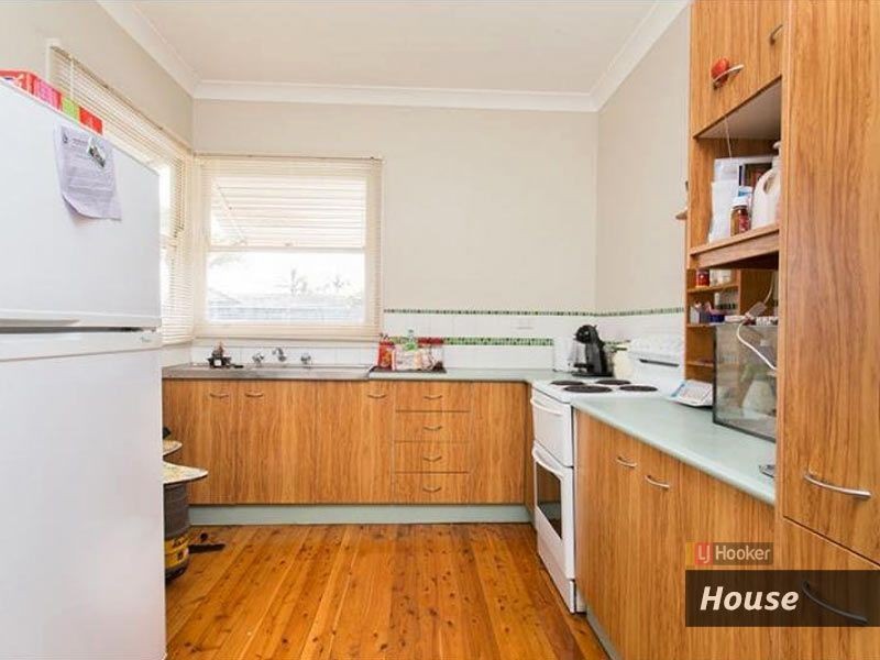 521 The Entrance Road, Bateau Bay NSW 2261