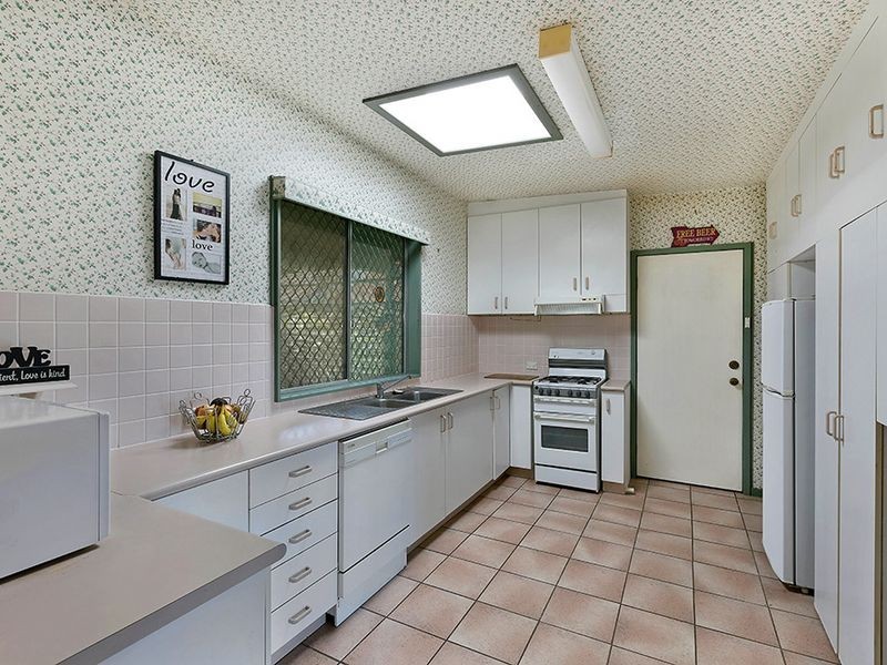 49 Valley View Road, Bateau Bay NSW 2261