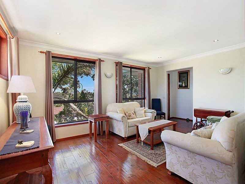 32 Valley View Road, Bateau Bay NSW 2261