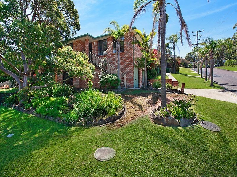 32 Valley View Road, Bateau Bay NSW 2261