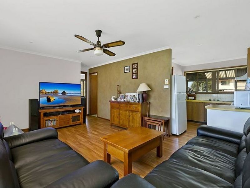 52 Shortland Avenue, Killarney Vale NSW 2261