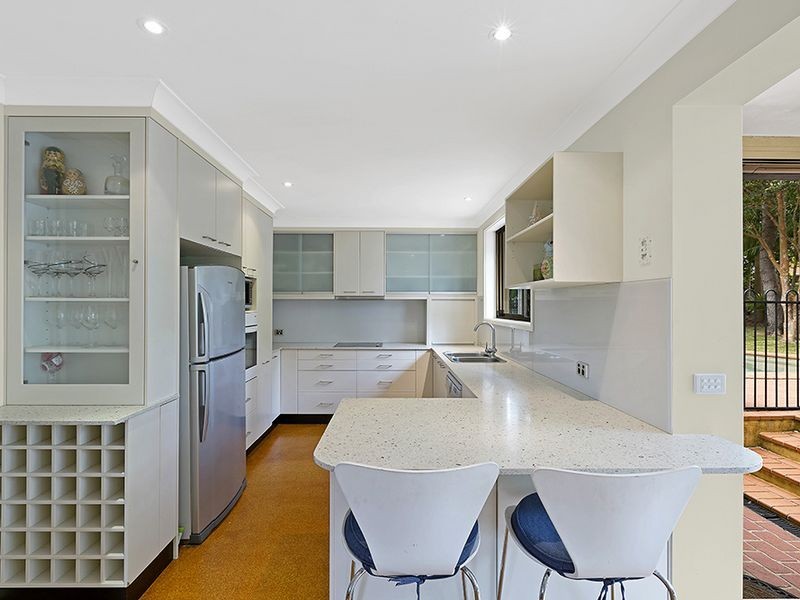 7 Compass Cl, Bateau Bay NSW 2261