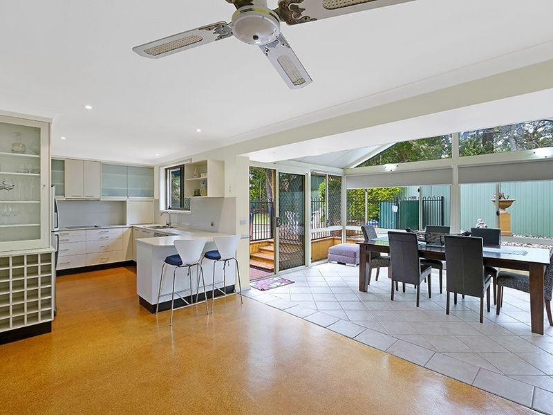 7 Compass Cl, Bateau Bay NSW 2261