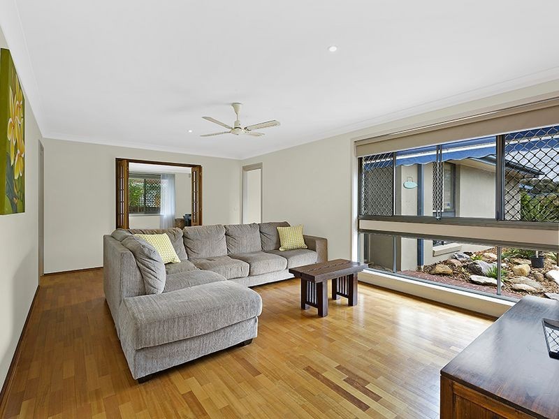 7 Compass Cl, Bateau Bay NSW 2261