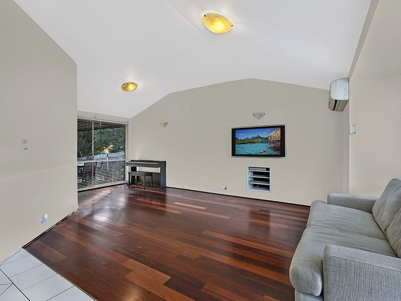 2 Jessica Street, Bateau Bay NSW 2261