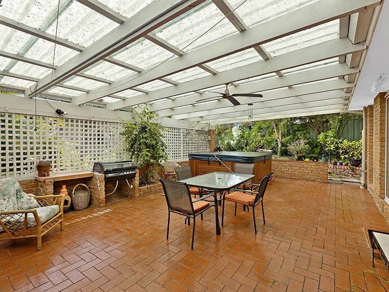 8 Compass Close, Bateau Bay NSW 2261