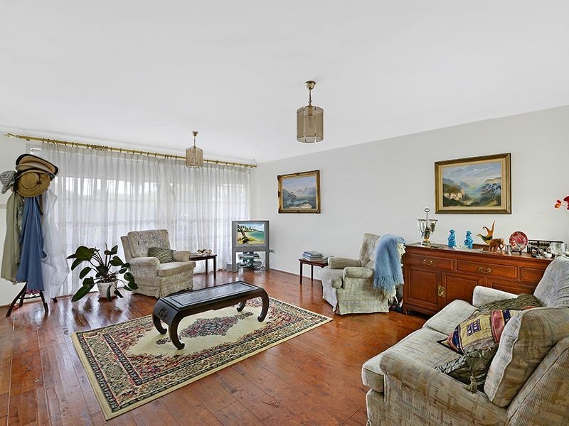 8 Compass Close, Bateau Bay NSW 2261