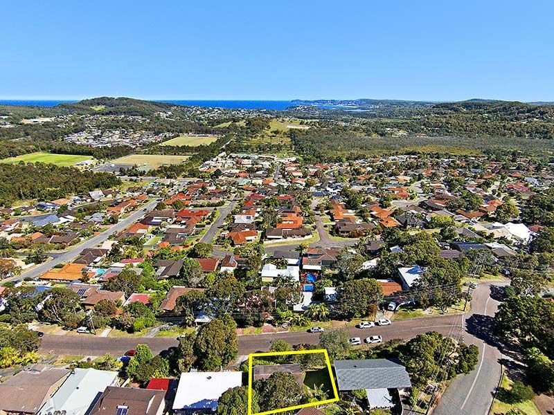 4 Valley View Road, Bateau Bay NSW 2261