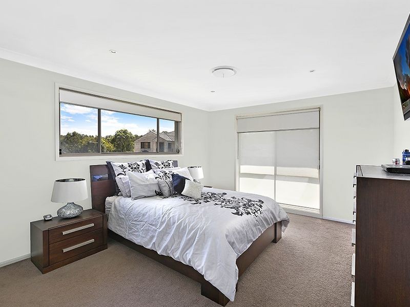 30 Bataan Cct, Bateau Bay NSW 2261